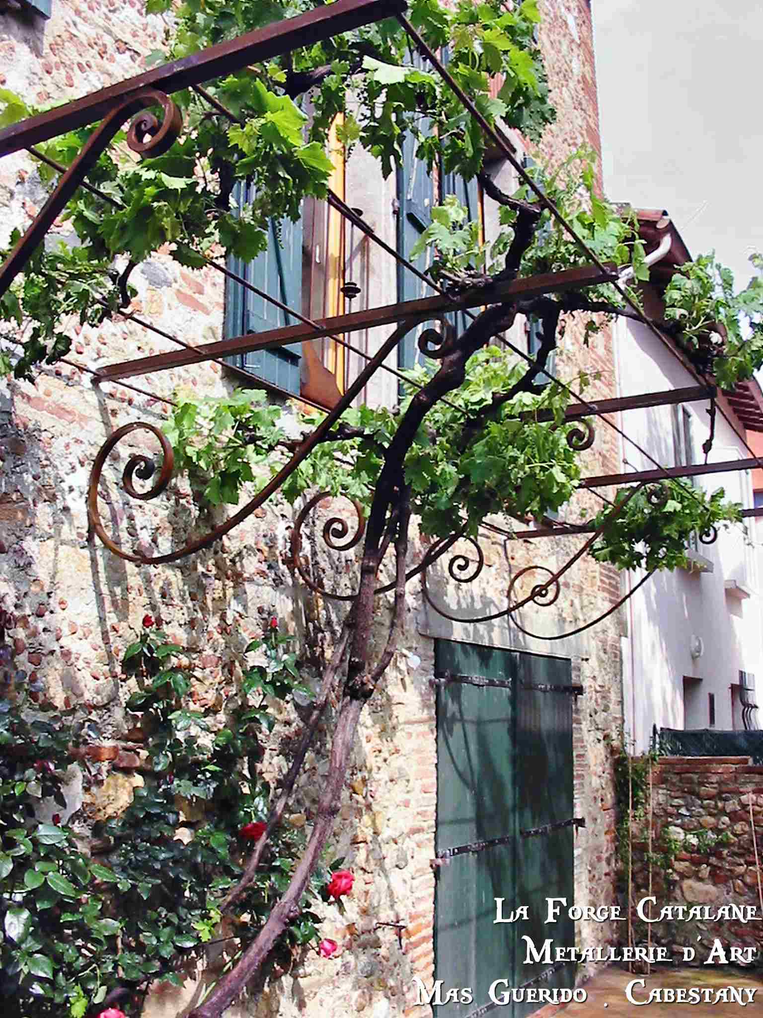 treille droite volutes fer Forge Catalane Cabestany (3).jpg